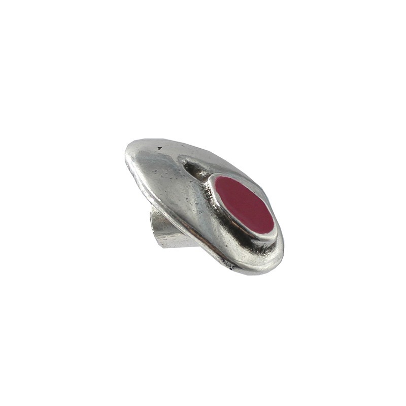 Button closure elongated with emalte