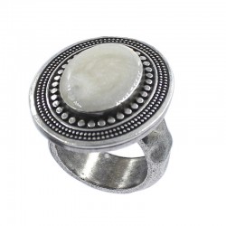 Oval ring color