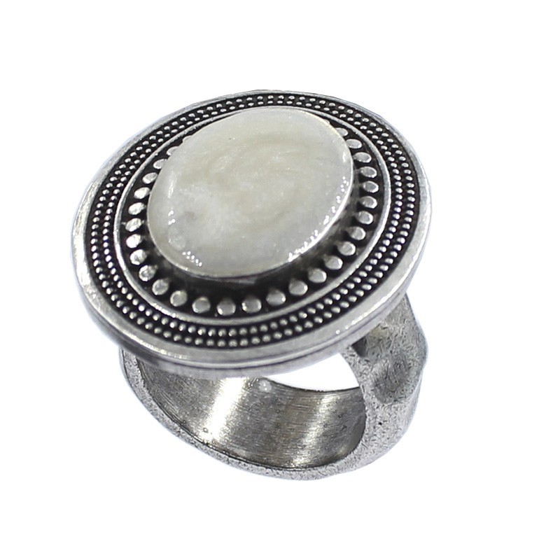 Oval ring color