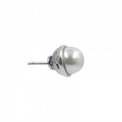 Earring with pearl