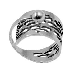 Adjustable ring with openwork