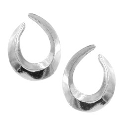 Open-design stud earrings