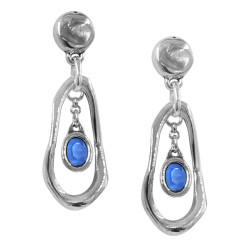 Long oval earrings with cut...